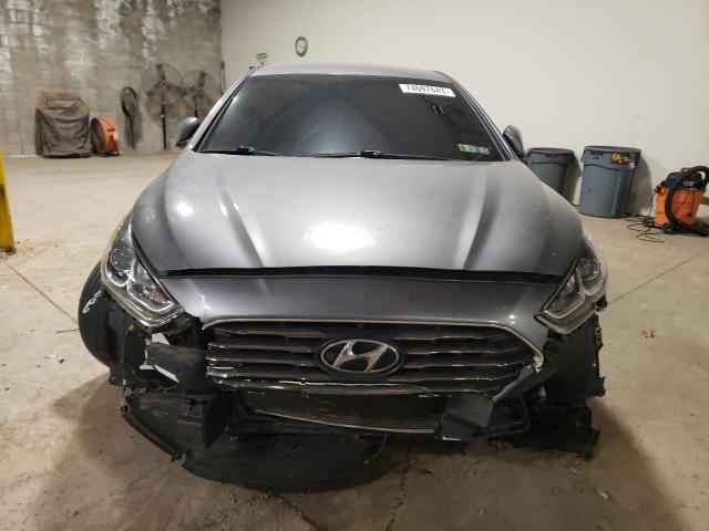 5NPE24AF0JH710630 - 2018 HYUNDAI SONATA SE GRAY photo 5