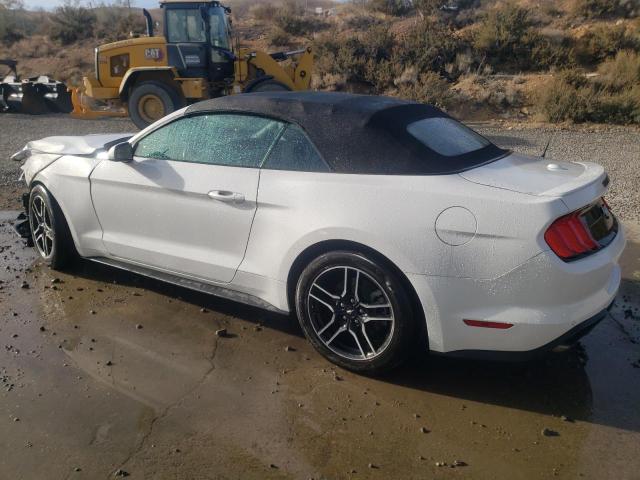 1FATP8UH5N5129696 - 2022 FORD MUSTANG WHITE photo 2