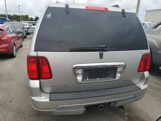 5LMFU27R84LJ33567 - 2004 LINCOLN NAVIGATOR 银色 照片 6
