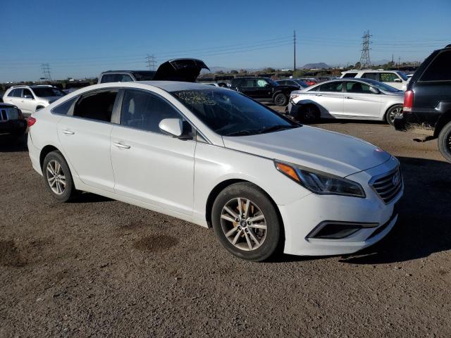 5NPE24AF8HH487053 - 2017 HYUNDAI SONATA SE WHITE photo 4