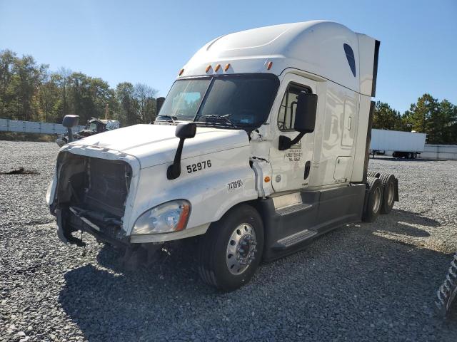 1FUJGLD54GLGV0168 - 2016 FREIGHTLINER CASCADIA 1 WHITE photo 2