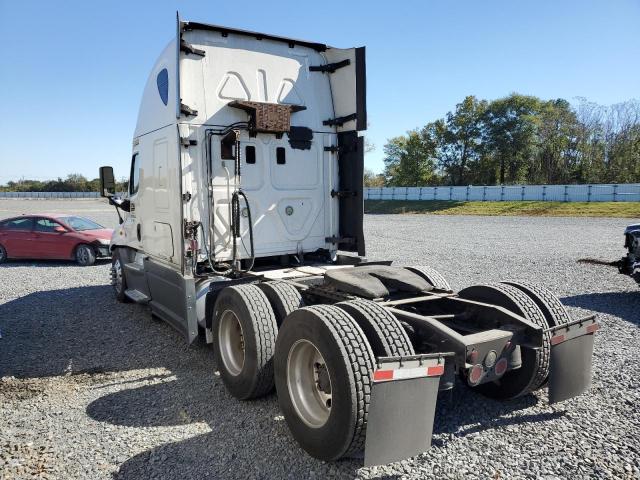 1FUJGLD54GLGV0168 - 2016 FREIGHTLINER CASCADIA 1 WHITE photo 3