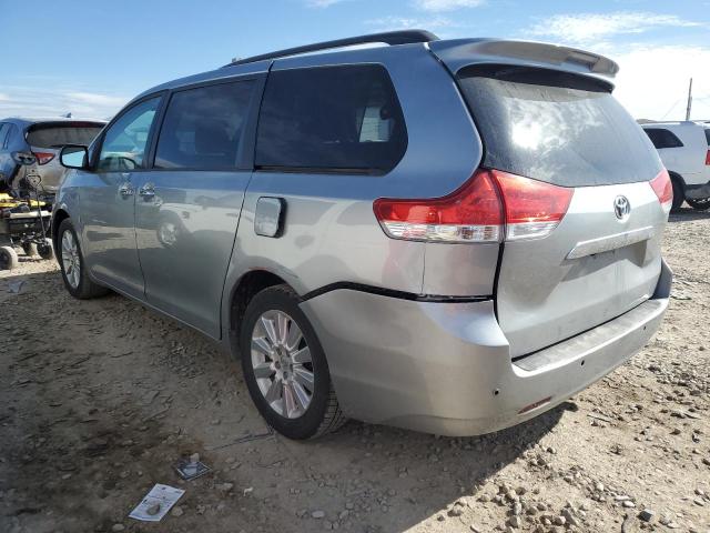 5TDDK3DC1DS066416 - 2013 TOYOTA SIENNA XLE SILVER photo 2