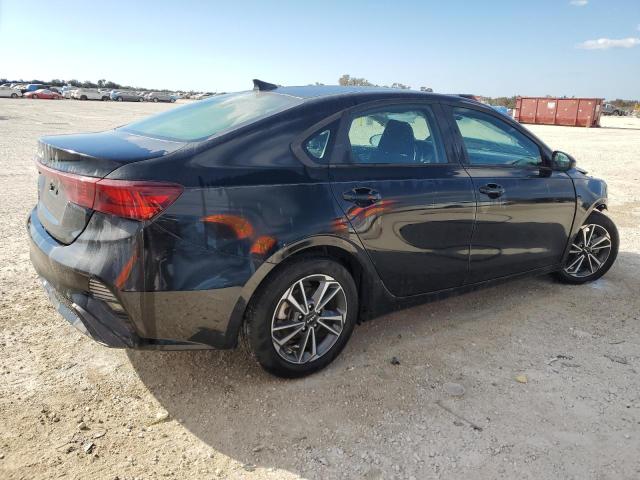 3KPF24AD1PE574069 - 2023 KIA FORTE LX BLACK photo 3