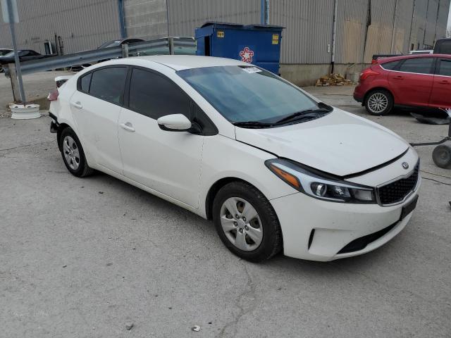 3KPFK4A77HE115527 - 2017 KIA FORTE LX WHITE photo 4