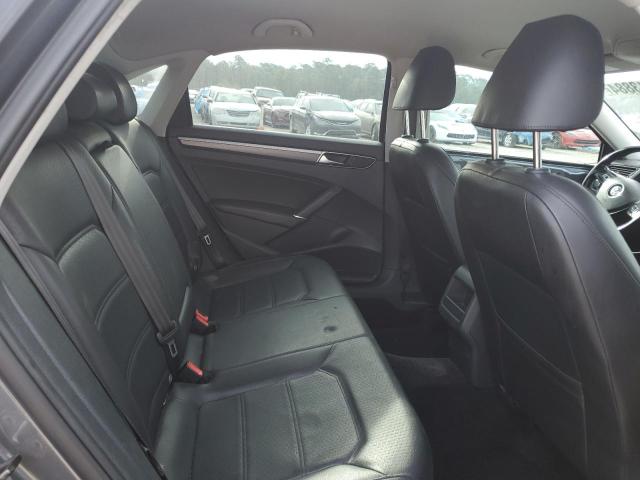 1VWDT7A37HC045504 - 2017 VOLKSWAGEN PASSAT R-LINE فضي صورة 10