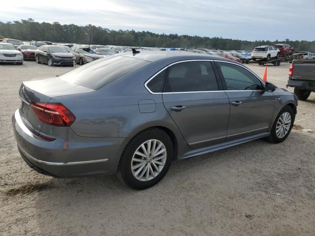 1VWDT7A37HC045504 - 2017 VOLKSWAGEN PASSAT R-LINE فضي صورة 3