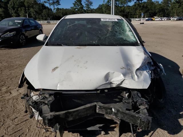 3KPF24AD4ME293914 - 2021 KIA FORTE FE WHITE photo 5