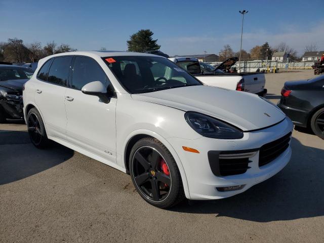 WP1AD2A26HLA80384 - 2017 PORSCHE CAYENNE GTS WHITE photo 4