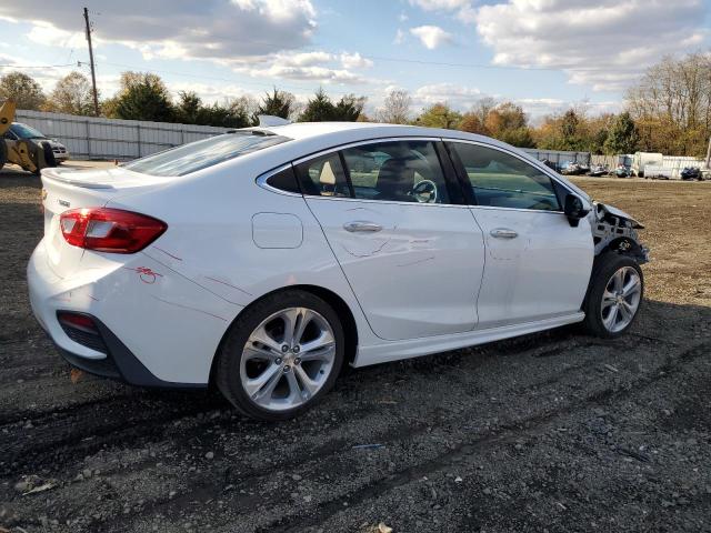 1G1BF5SM9J7158309 - 2018 CHEVROLET CRUZE PREMIER WHITE photo 3