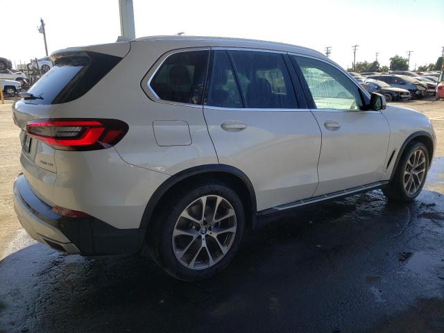 5UXCR4C05N9L76183 - 2022 BMW X5 SDRIVE 40I WHITE photo 3