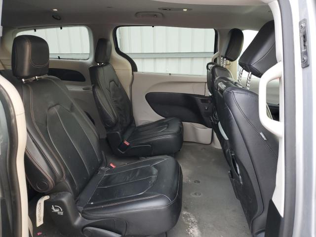 2C4RC1EG7JR158241 - 2018 CHRYSLER PACIFICA TOURING L PLUS SILVER photo 10