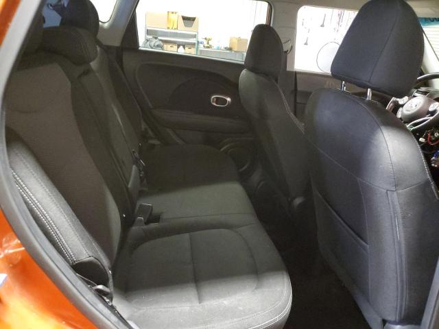 KNDJP3A50J7552232 - 2018 KIA SOUL + ORANGE photo 10