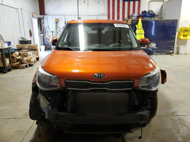 KNDJP3A50J7552232 - 2018 KIA SOUL + ORANGE photo 5