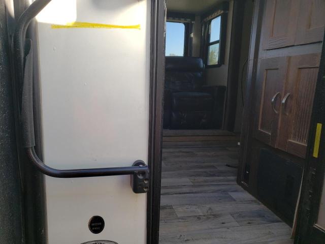 4YDT32526JB452886 - 2018 KEYSTONE OUTBACK WHITE photo 9