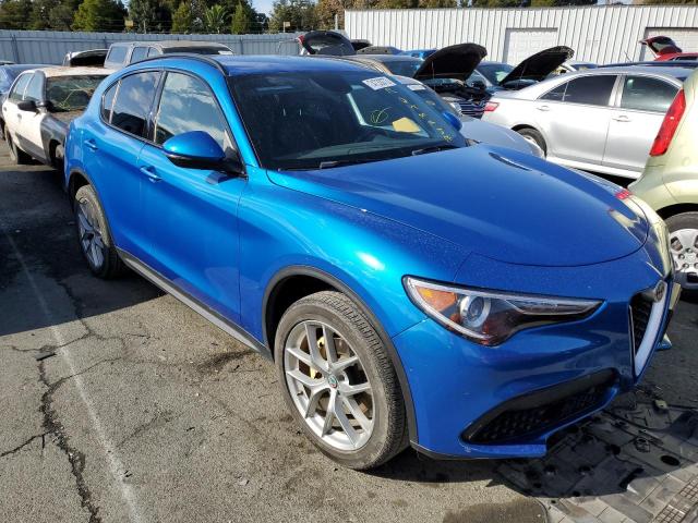 ZASFAKNN6J7B96369 - 2018 ALFA ROMEO STELVIO TI SPORT BLUE photo 4