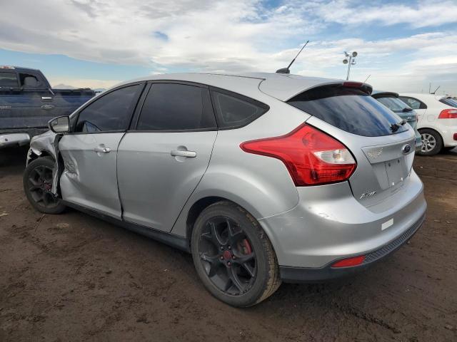 1FADP3K21DL223929 - 2013 FORD FOCUS SE SILVER photo 2