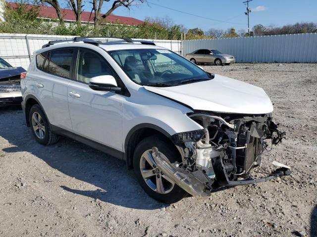 JTMRFREV8FD136439 - 2015 TOYOTA RAV4 XLE WHITE photo 4