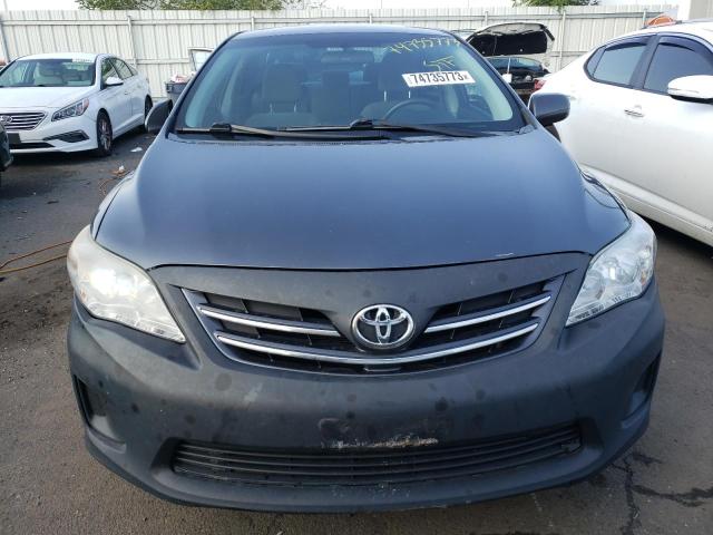 2T1BU4EE5DC059324 - 2013 TOYOTA COROLLA BASE GRAY photo 5