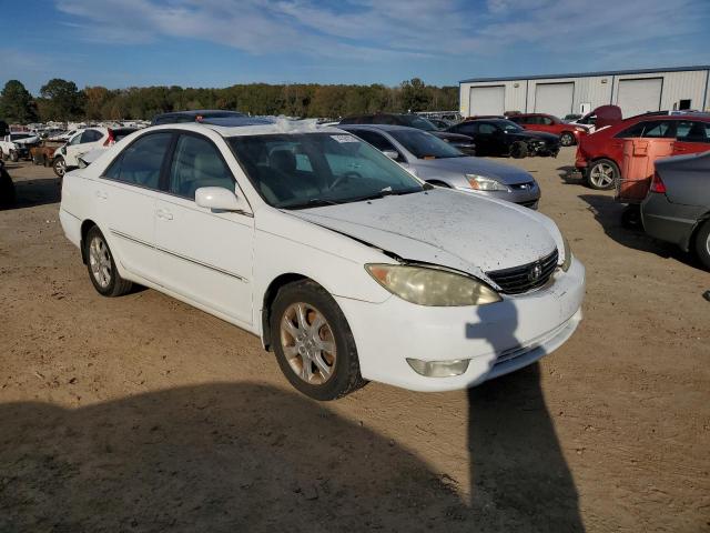 4T1BF30K15U089356 - 2005 TOYOTA CAMRY LE WHITE photo 4