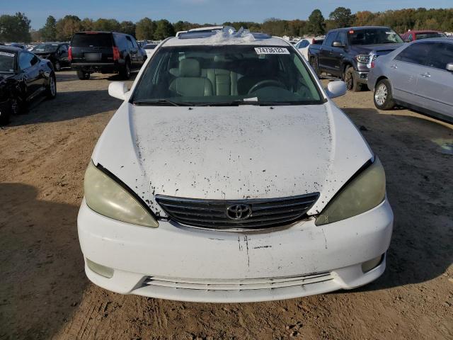 4T1BF30K15U089356 - 2005 TOYOTA CAMRY LE WHITE photo 5