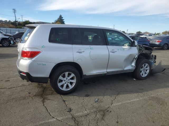 5TDZA3EH8CS024438 - 2012 TOYOTA HIGHLANDER BASE SILVER photo 3