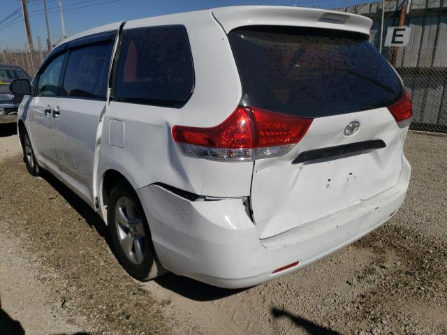 5TDZK3DC7BS087824 - 2011 TOYOTA SIENNA WHITE photo 2