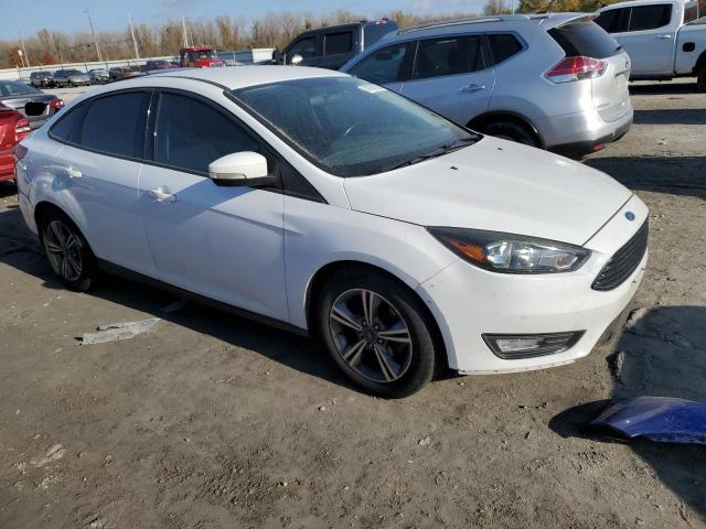 1FADP3FE6HL284302 - 2017 FORD FOCUS SE WHITE photo 4