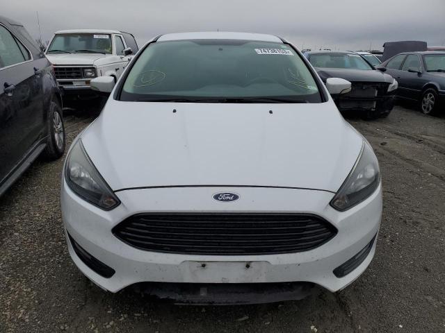 1FADP3FE6HL284302 - 2017 FORD FOCUS SE WHITE photo 5