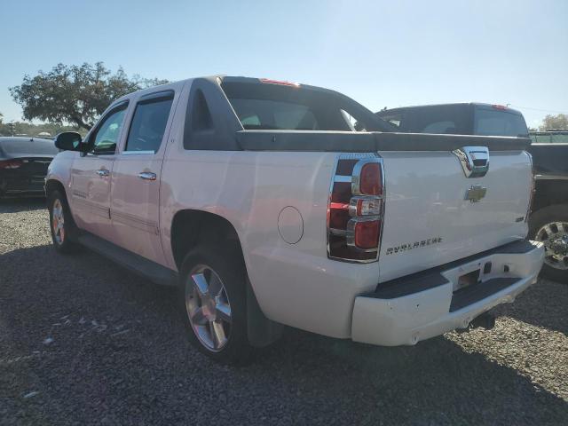 3GNVKFE06AG236569 - 2010 CHEVROLET AVALANCHE LT WHITE photo 2