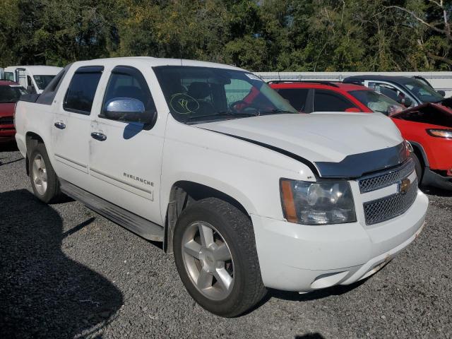 3GNVKFE06AG236569 - 2010 CHEVROLET AVALANCHE LT WHITE photo 4