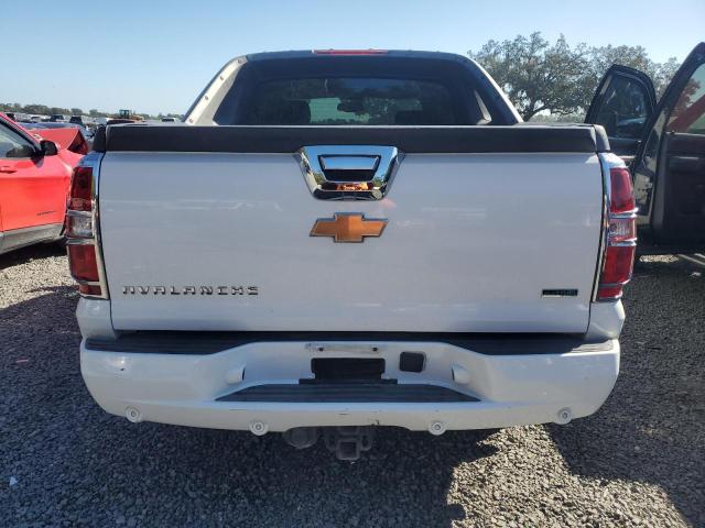 3GNVKFE06AG236569 - 2010 CHEVROLET AVALANCHE LT WHITE photo 6