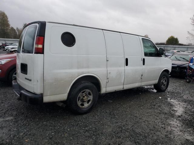 1GCEG15X241176173 - 2004 CHEVROLET EXPRESS G1 WHITE photo 3