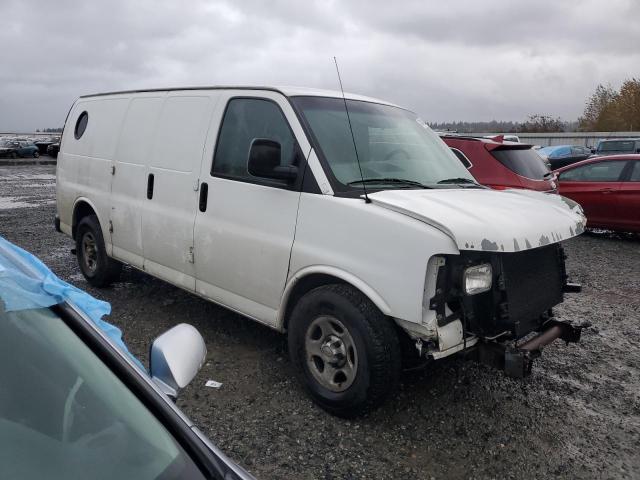 1GCEG15X241176173 - 2004 CHEVROLET EXPRESS G1 WHITE photo 4