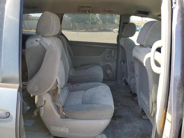 5TDZA23C86S566158 - 2006 TOYOTA SIENNA CE GRAY photo 11