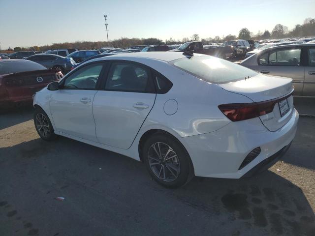 3KPF24AD3PE682760 - 2023 KIA FORTE LX WHITE photo 2