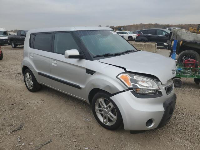 KNDJT2A20A7109218 - 2010 KIA SOUL + SILVER photo 4