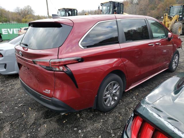 5TDYRKEC6MS018190 - 2021 TOYOTA SIENNA XLE RED photo 3