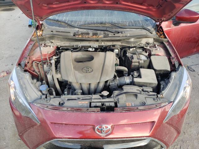 3MYDLBYV5JY318578 - 2018 TOYOTA YARIS IA RED photo 11