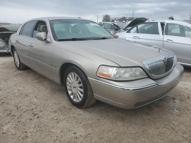 1LNHM81W93Y645501 - 2003 LINCOLN TOWN CAR EXECUTIVE BEIGE photo 4