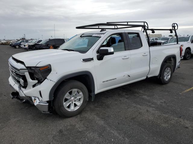 1GTRHBEK4NZ589353 - 2022 GMC SIERRA C1500 SLE WHITE photo 1