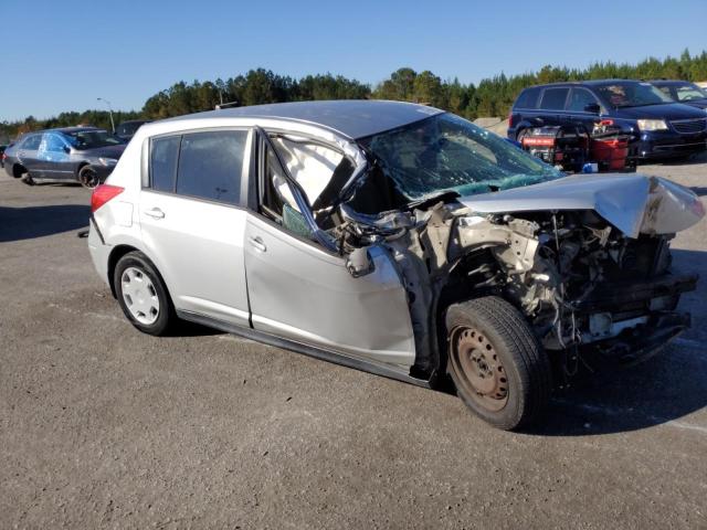 3N1BC13E89L393004 - 2009 NISSAN VERSA S SILVER photo 4