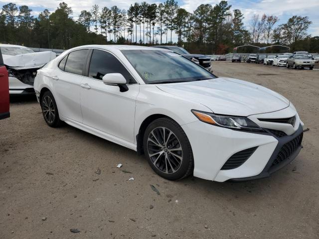 4T1B11HK5JU592860 - 2018 TOYOTA CAMRY L WHITE photo 4