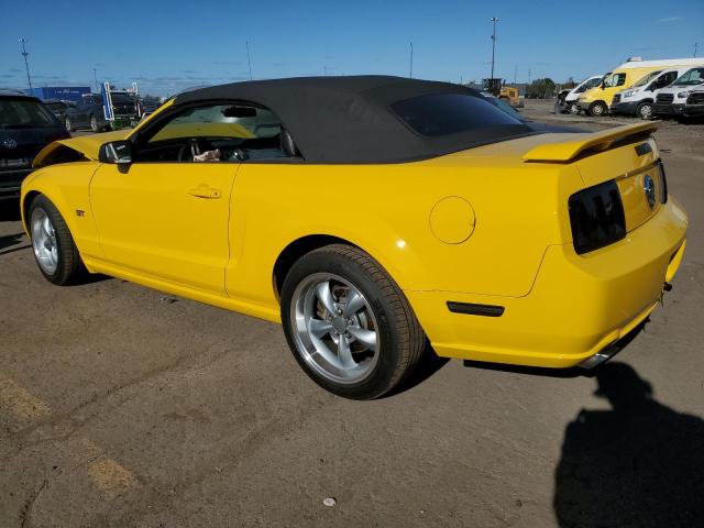 1ZVHT85H365198346 - 2006 FORD MUSTANG GT YELLOW photo 2