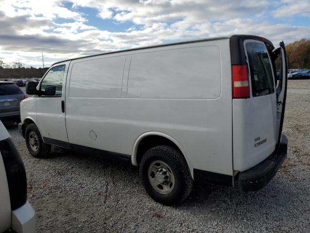 1GCWGFCA6B1125806 - 2011 CHEVROLET EXPRESS G2 WHITE photo 2