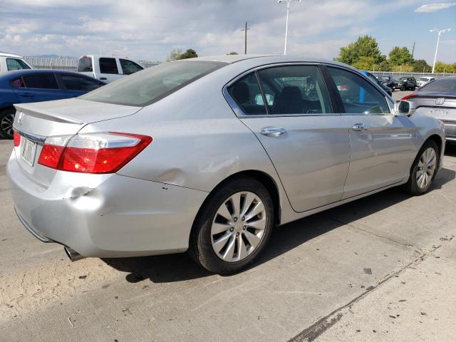 1HGCR2F78DA066624 - 2013 HONDA ACCORD EX SILVER photo 3