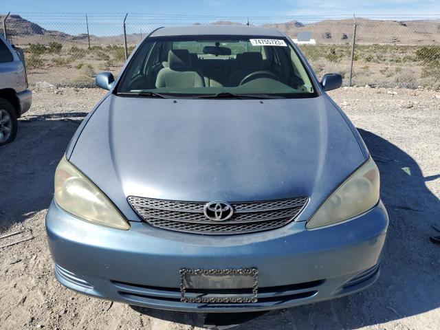 4T1BF32K03U566577 - 2003 TOYOTA CAMRY LE BLUE photo 5