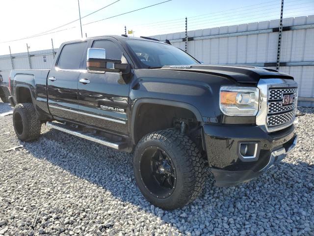 1GT12UEY4JF142807 - 2018 GMC SIERRA K2500 DENALI BLACK photo 4