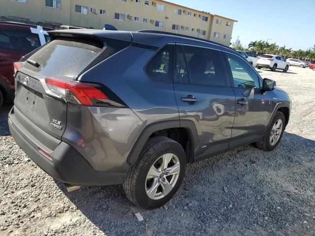 4T3RWRFV0MU046300 - 2021 TOYOTA RAV4 XLE GRAY photo 3