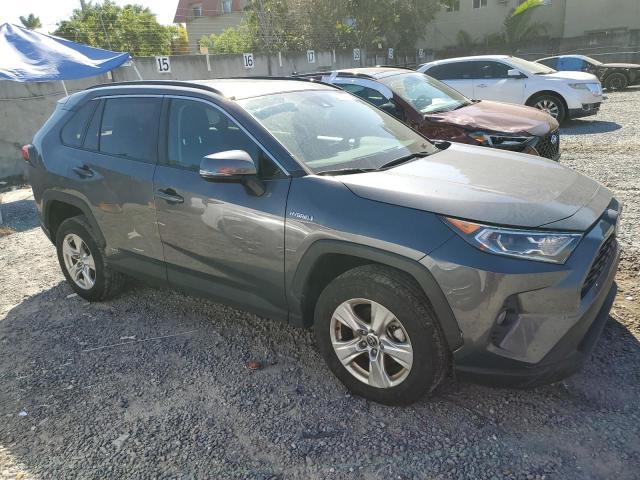 4T3RWRFV0MU046300 - 2021 TOYOTA RAV4 XLE GRAY photo 4